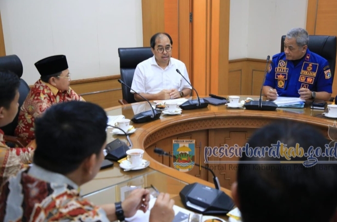 DKI Jakarta Dukung Upaya Pemkab Pesibar Menangani Sampah dan Peningkatan Pelayanan Pemadam Kebakaran
