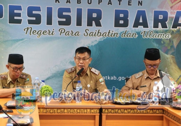 Dilanda Banjir Pemkab Pesibar Gelar Rakor