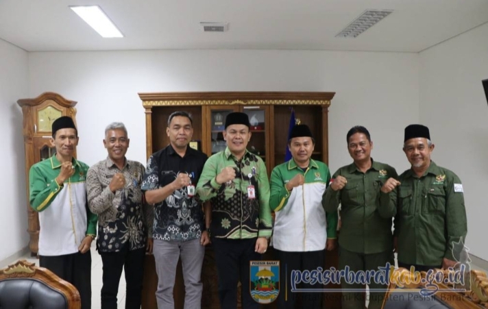 Tedi Zadmiko: Pemkab Dukung Pengukuhan Pimpinan Baznas Pesibar