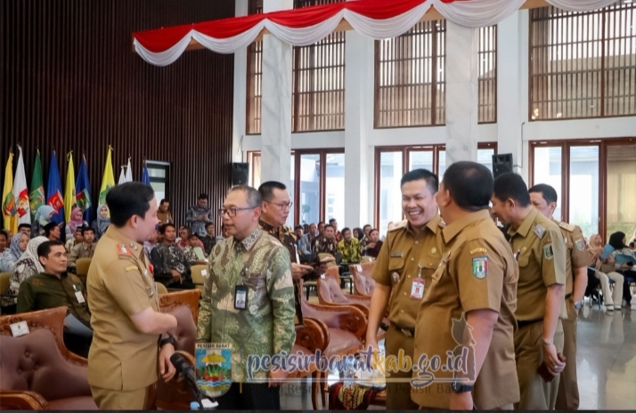 Sekda Tedi Zadmiko Hadiri Akad Massal KUR  80.000 Pelaku UKM