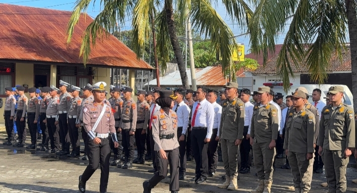 Kapolres  Pesisir Barat Pimpin Apel Gelar Pasukan Operasi Ketupat Krakatau 2026