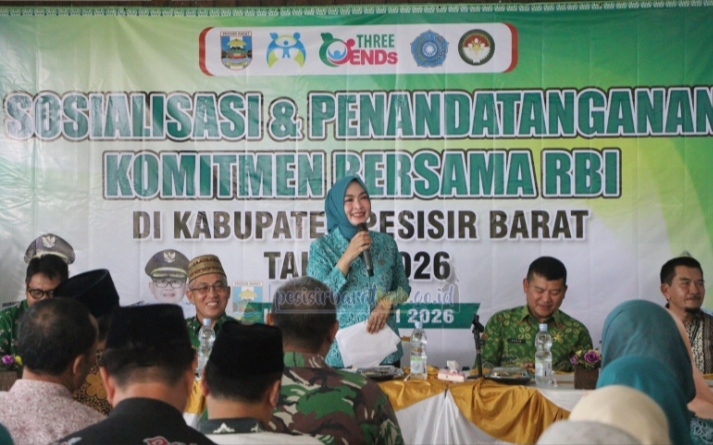 Ketua Umum TP-PKK Pesisir Barat Buka Sosialisasi dan Penandatanganan Komitmen RBI