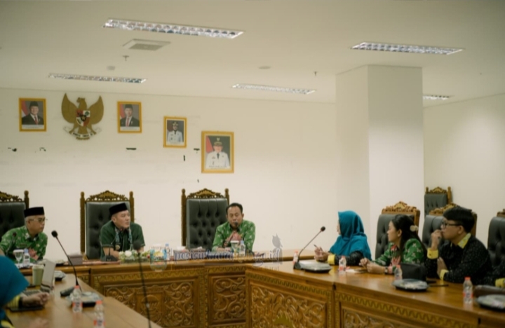 Bupati Pesisir Barat Terima Audiensi Dokter 