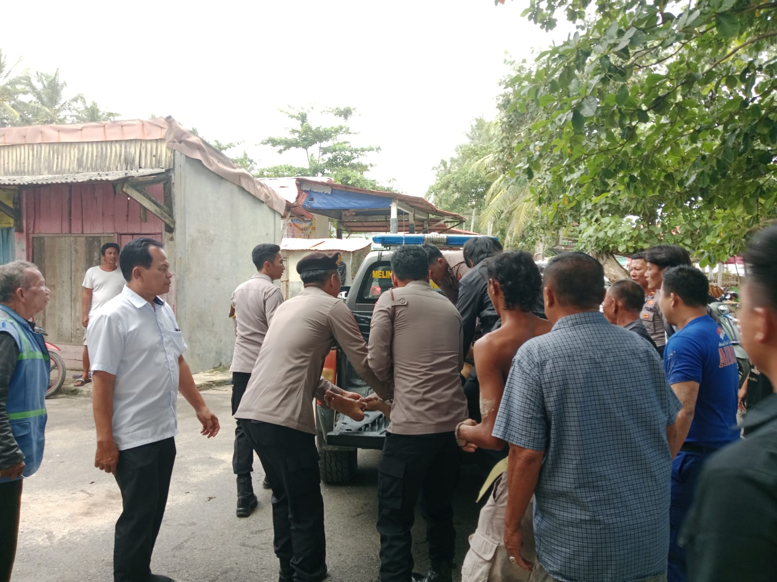 Dua Korban Tenggelam di Pantai Labuhan Jukung Berhasil Dievakuasi