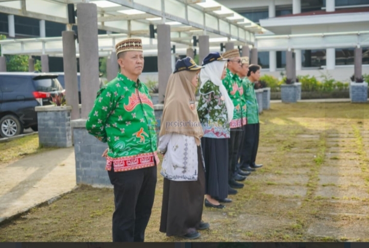 Ribuan PNS dan ASN Pesisir Barat Kompak  Berseragam Batik