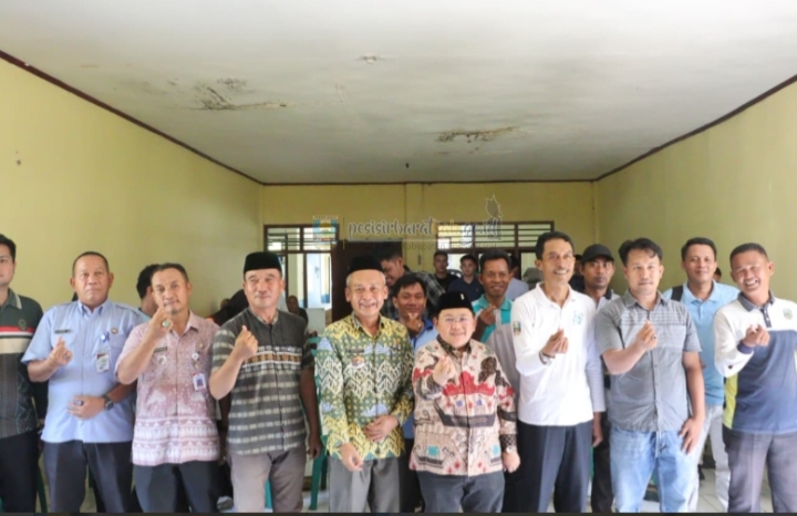Wakil Bupati Pesisir Barat, Irawan Topani, S.H., Hadiri Penyerahan SPPT  PBB-P2 di Kecamatan Pesisir Utara