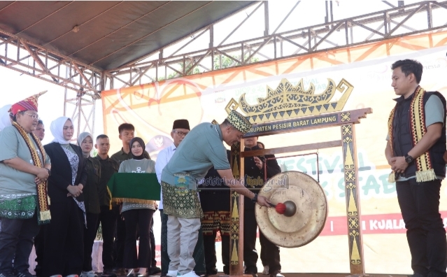 Hari Ini Festival Teluk Stabas Resmi Dibuka Bupati Pesisir Barat