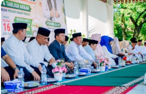 Bupati Pesisir Barat Hadiri Tabligh Akbar 1 Muharam 1448 H di Lapangan Merdeka Labuhan Jukung