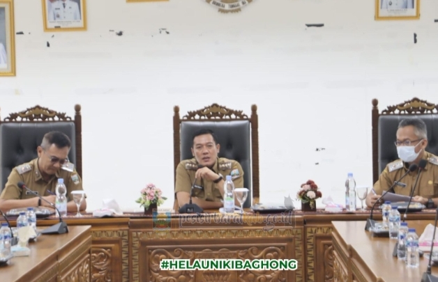 Pimpin Rapat Optimalisasi PAD, Bupati Tegaskan Pentingnya Sinergi dan Kolaborasi