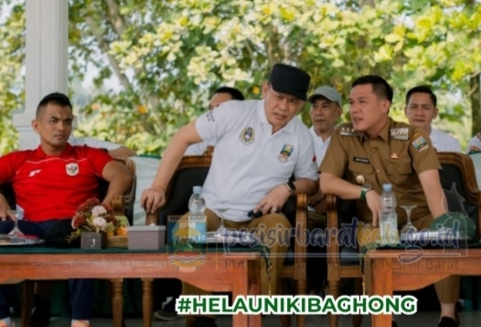 Buka Turnamen Sepak Bola, Bupati Berharap Lahir Pemain Sepak Bola Berbakat