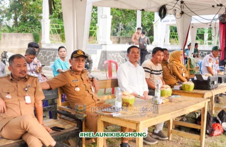 Perempat Final Turnamen Sepak Bola di Labuhan Jukung Disaksikan Langsung Oleh Bupati Dedi Irawan