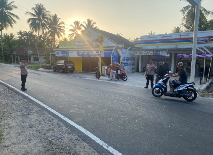 Polsek Pesisir Utara Gelar Pengamanan dan Pengaturan Arus Lalu Lintas