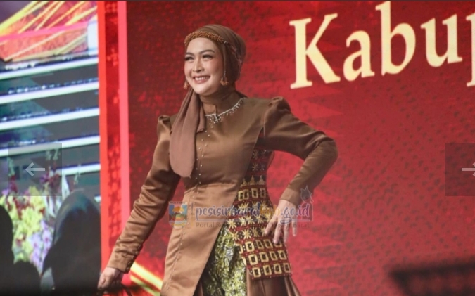 Tapis dan Sinjang Pugung Curi Perhatian Di Panggung Pameran Kriya Nusa