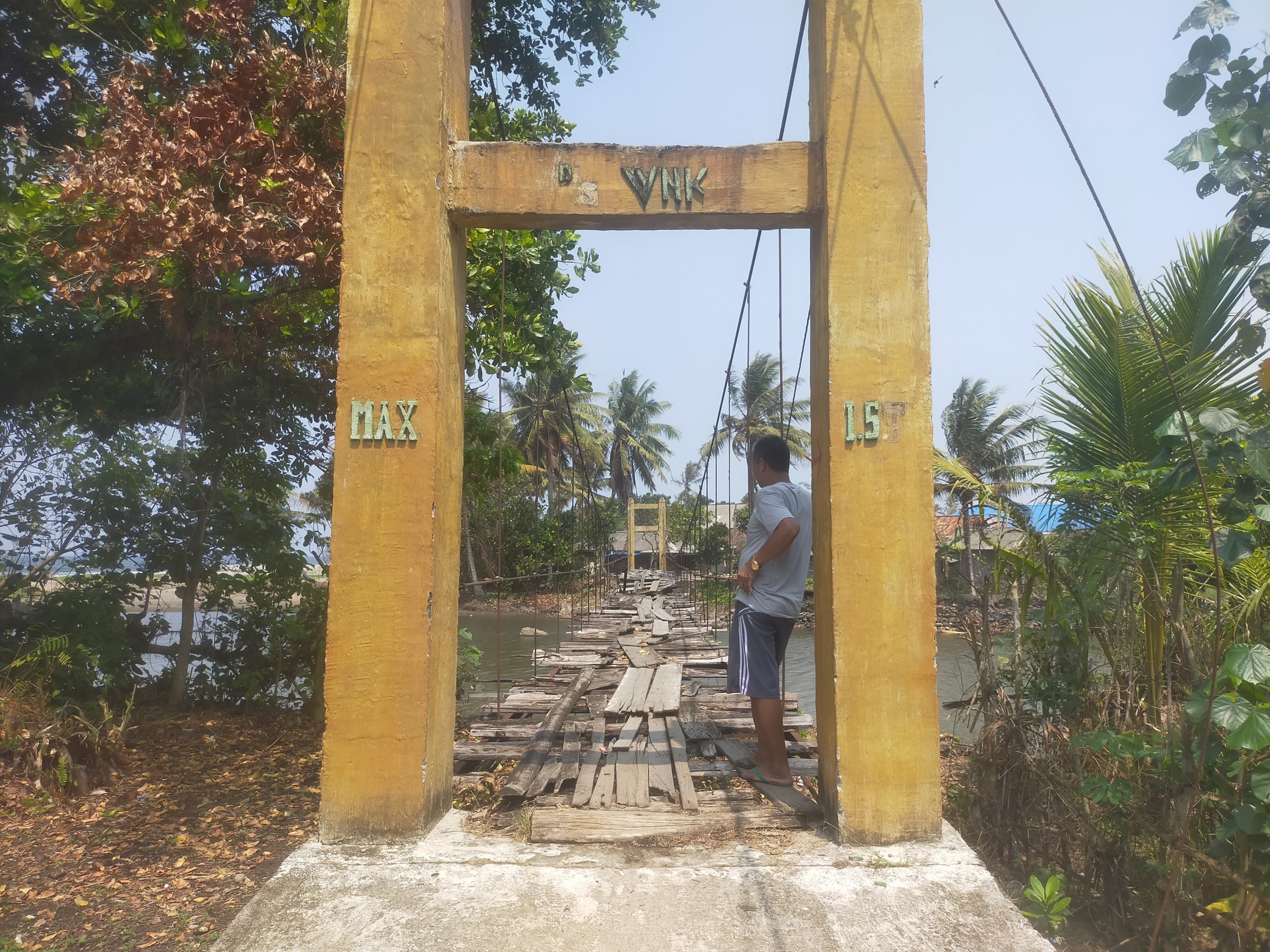 Jembatan Gantung Nenggara-Penyabungan Kondisinya Memprihatinkan