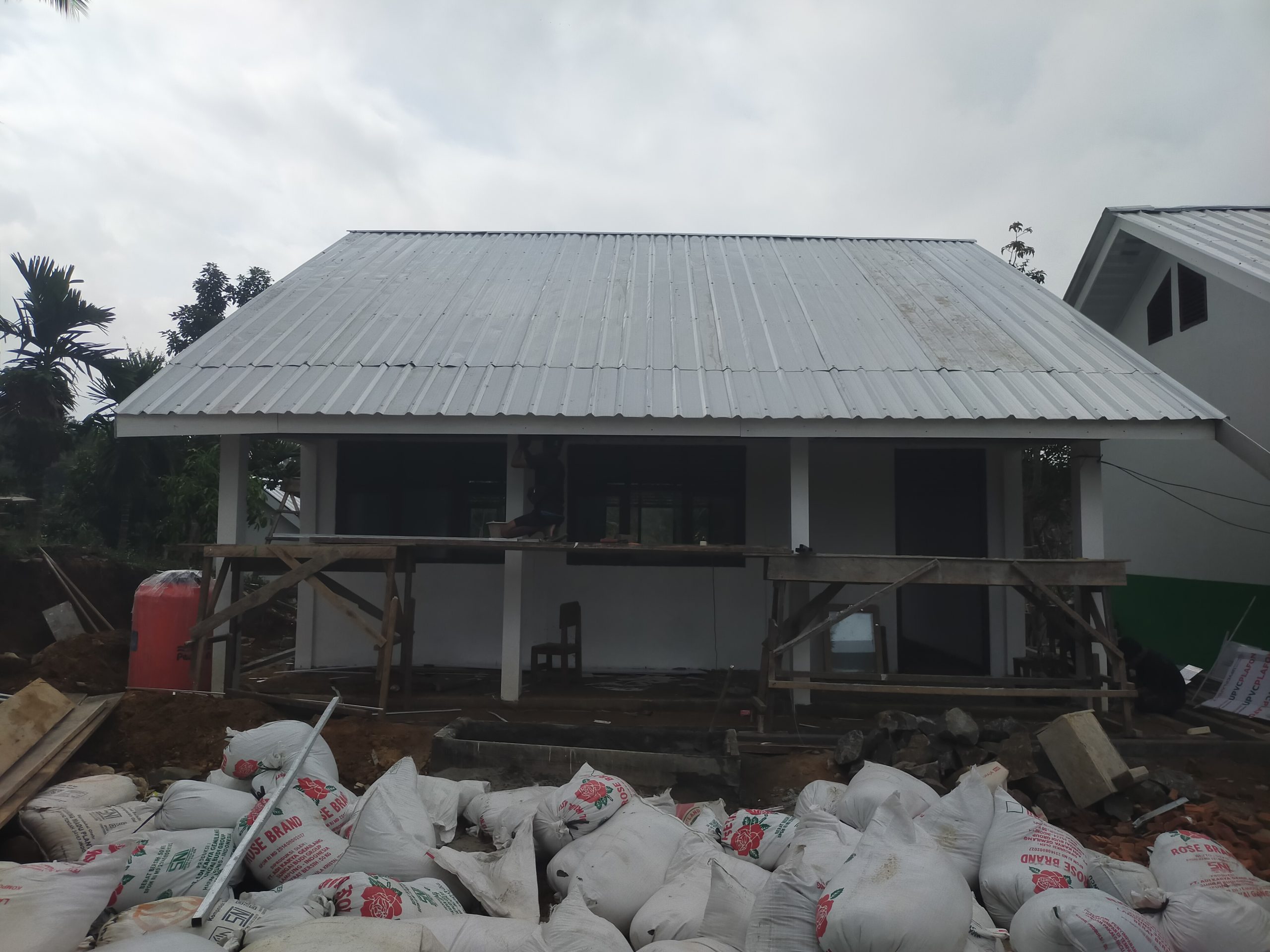 Diduga Kangkangi Spek Kepala SDN 90 Krui dan Ketua Komite Tuai Kecaman