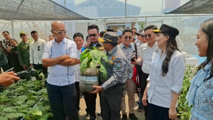 8.000 Satlinmas se-Jawa Tengah Padati Stadion Pandanaran Wujil, ASLINMAS dan ABPEDNAS Perkuat Konsolidasi Organisasi