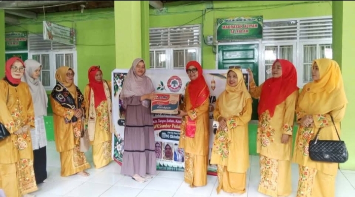 Tak Sekadar Berbagi Sembako, HWK Sumbar Tanamkan Warisan Adat Minangkabau pada Anak Panti Asuhan Al-Falah